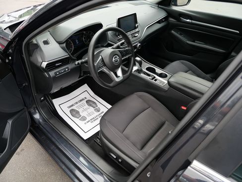 Used 2022 Nissan Altima 2.5 SV AWD/4WD image 9