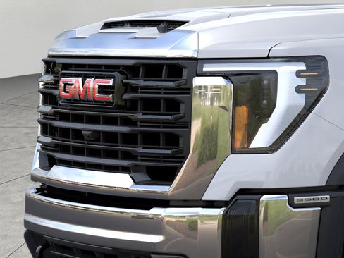 New 2026 GMC Sierra 2500 Pro image 13
