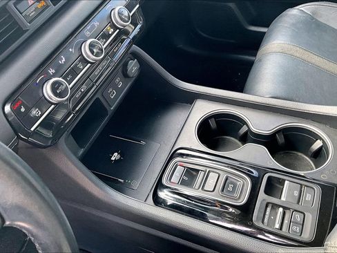 Used 2023 Honda Pilot Touring image 18