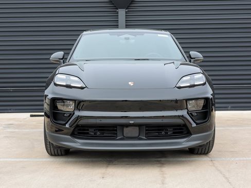 New 2025 Porsche Macan 4S Electric image 10