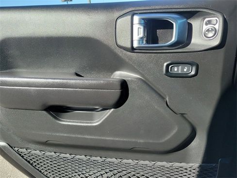 Used 2023 Jeep Gladiator Mojave w/ Cold Weather Group image 20