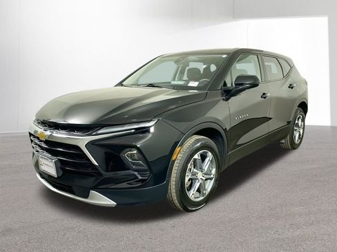 Used 2023 Chevrolet Blazer LT image 1