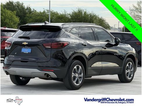 Used 2024 Chevrolet Blazer LT w/ Convenience Package FWD image 4