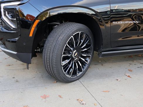 New 2025 Chevrolet Suburban High Country image 49