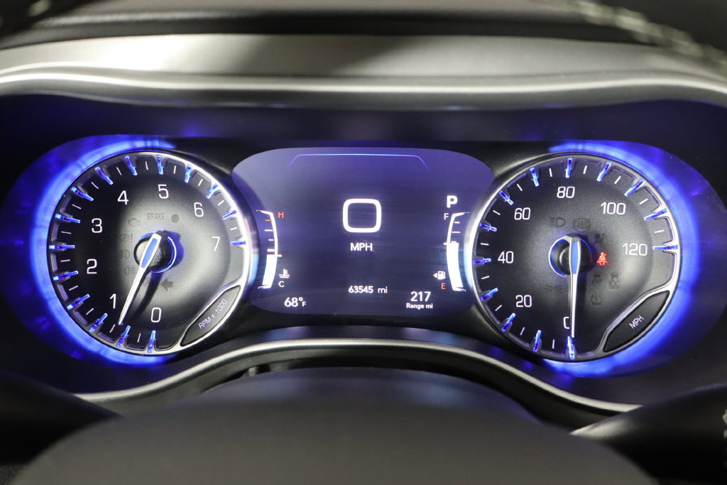 Used 2025 Chrysler Pacifica Select FWD image 11