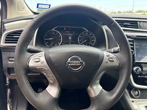 Used 2016 Nissan Murano SV w/ Premium Package FWD image 9