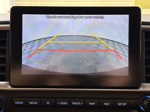 Used 2020 Hyundai Venue SEL w/ Convenience + Premium Package FWD image 18