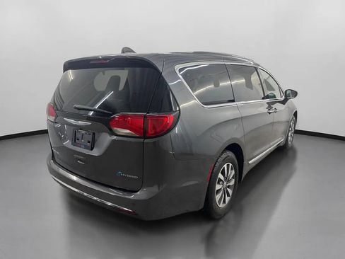 Used 2020 Chrysler Pacifica Touring-L FWD image 10