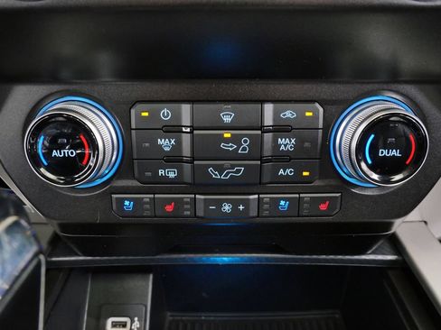 Used 2020 Ford F150 Lariat w/ Equipment Group 502A Luxury AWD/4WD image 31