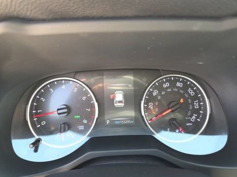 Used 2019 Toyota RAV4 XLE w/ All Weather Liner Package FWD image 38