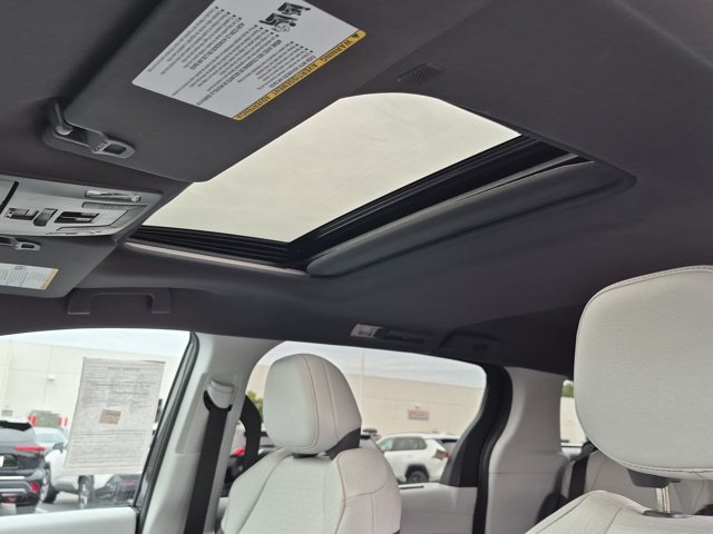 Certified 2024 Toyota Sienna XSE AWD/4WD image 10