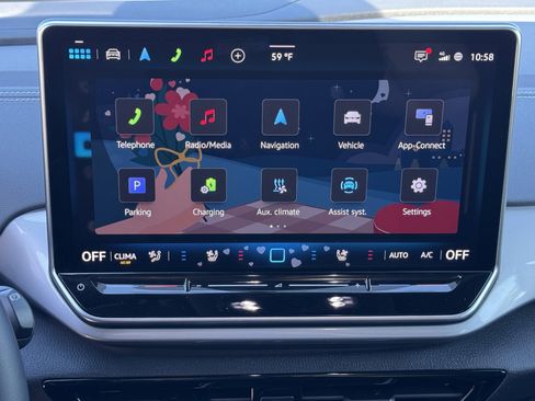 Certified 2025 Volkswagen ID.4 Pro S image 24