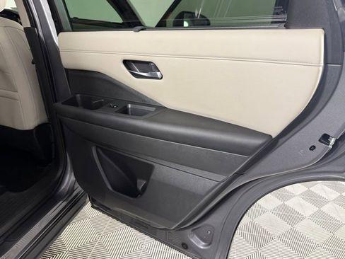 Used 2023 Nissan Pathfinder SL image 30