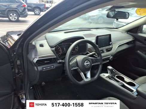 Used 2024 Nissan Altima 2.5 SV FWD image 15