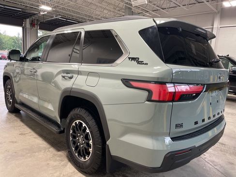 Used 2025 Toyota Sequoia SR5 image 5