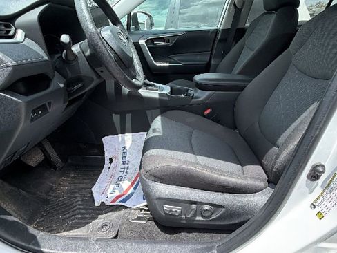 Used 2024 Toyota RAV4 XLE FWD image 10