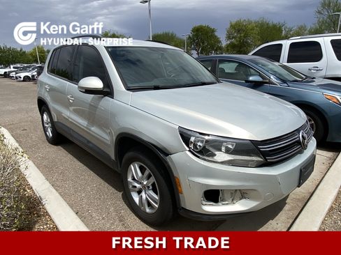 Used 2015 Volkswagen Tiguan S FWD image 1
