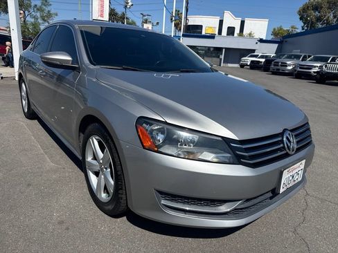 Used 2012 Volkswagen Passat 2.5 SE FWD image 1