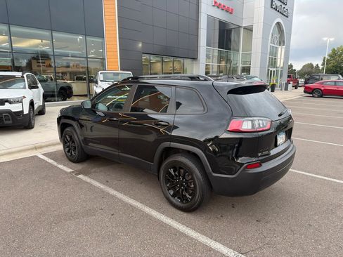 Used 2023 Jeep Cherokee Altitude Lux AWD/4WD image 6