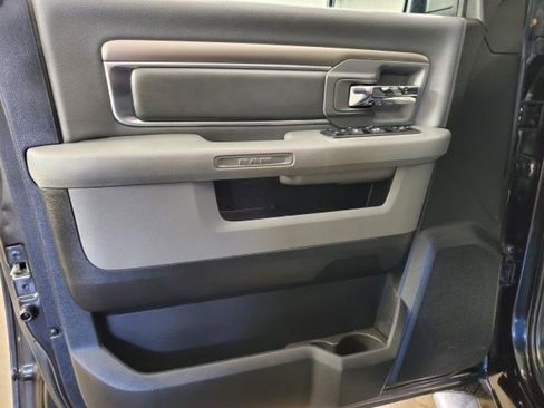 Used 2017 RAM 1500 Classic SLT w/ Luxury Group image 11