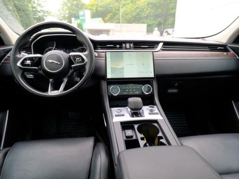 Used 2021 Jaguar F-PACE S image 21