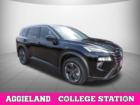 Certified 2026 Nissan Rogue SV w/ SV Premium Package FWD image 3