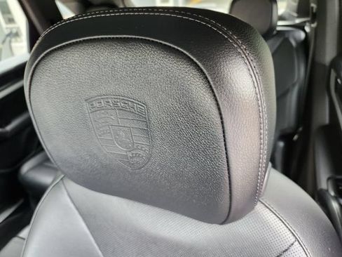 Used 2024 Porsche Cayenne AWD/4WD image 13