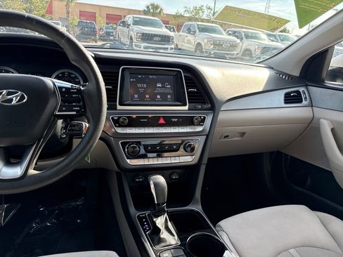 Used 2018 Hyundai Sonata SE image 6