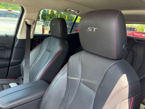 Used 2023 Buick Envision Essence w/ Sport Touring Package AWD/4WD image 10