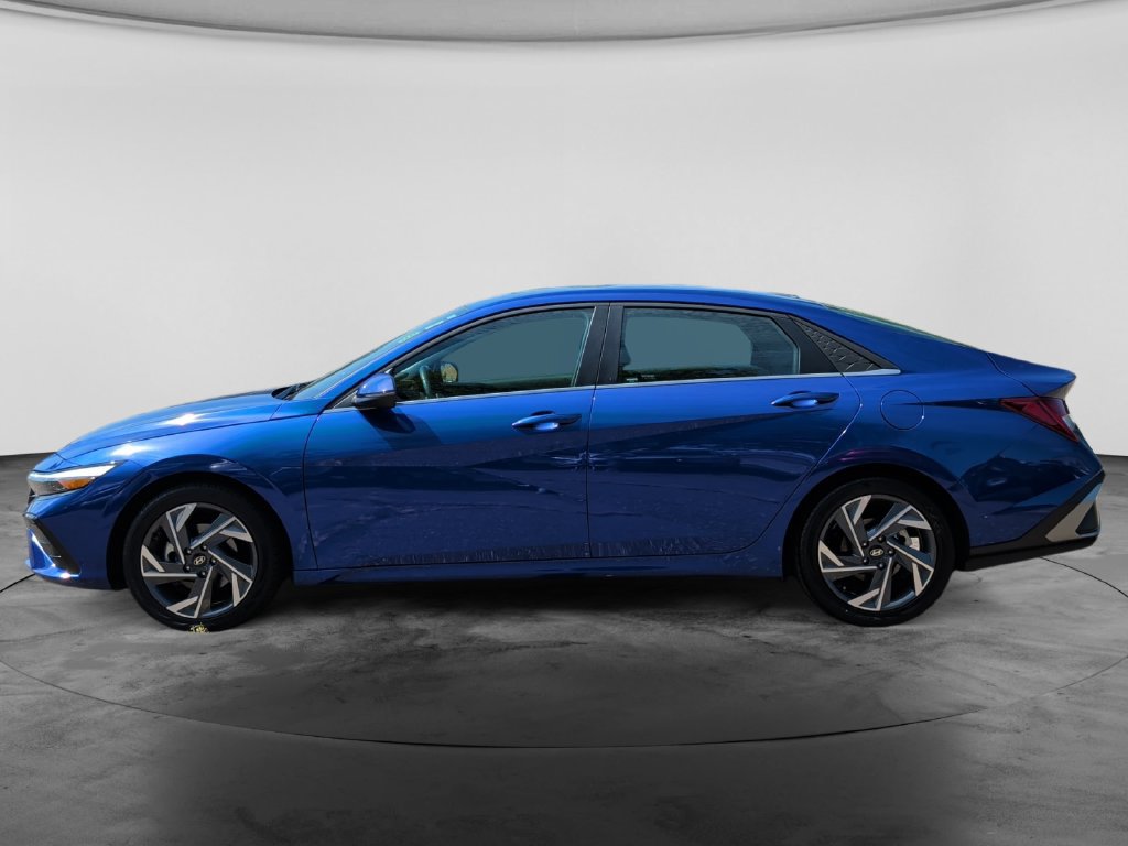 Used 2025 Hyundai Elantra Limited FWD image 4