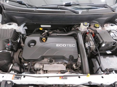 Used 2020 Chevrolet Equinox LT w/ Driver Convenience Package image 28