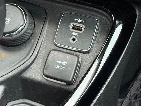 Used 2020 Jeep Compass Limited image 24