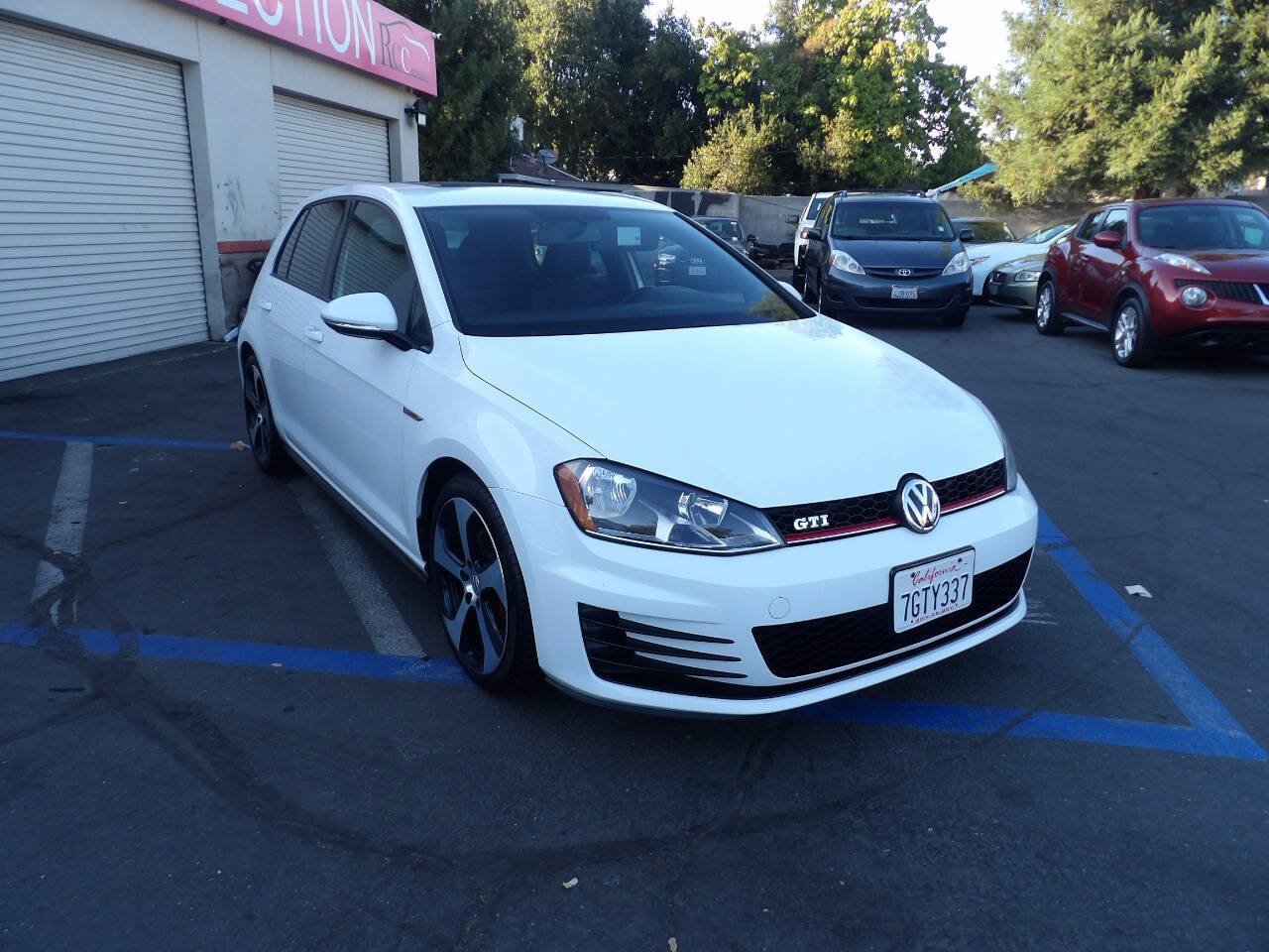 Used 2015 Volkswagen GTI S FWD image 2