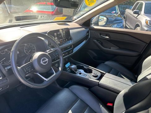 Used 2022 Nissan Rogue SL w/ SL Premium Package image 13