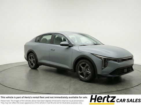 Used 2025 Kia K4 LXS image 1