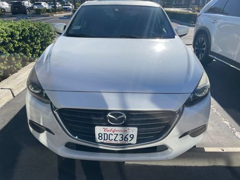Used 2017 MAZDA MAZDA3 Touring FWD image 3