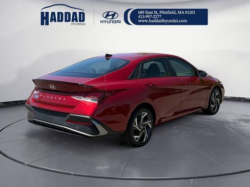 Used 2025 Hyundai Elantra Sport FWD image 5
