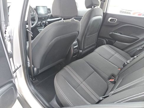 Used 2025 Hyundai Venue SEL FWD image 27