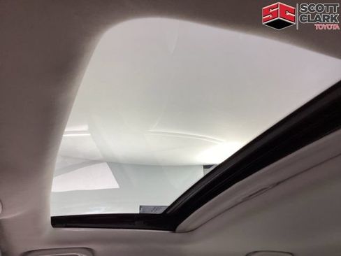 Used 2011 Hyundai Sonata SE w/ Navigation & Sunroof Pkg 4 FWD image 26