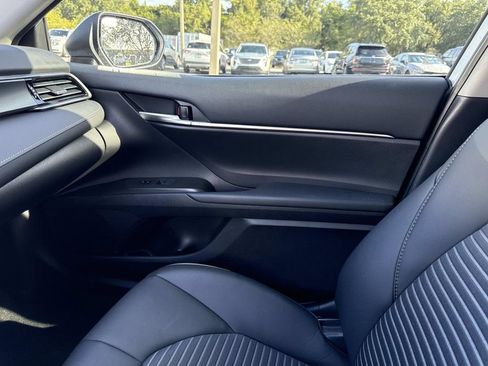 Used 2024 Toyota Camry SE image 21