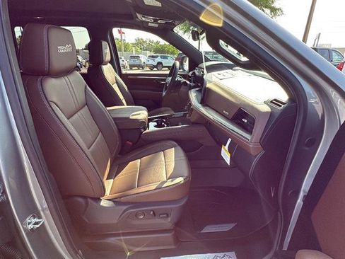 New 2026 Chevrolet Tahoe High Country AWD/4WD image 14