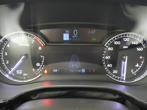 Used 2025 Cadillac XT5 Premium Luxury image 13