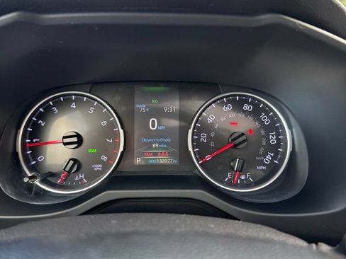 Used 2019 Toyota RAV4 XLE w/ Convenience Package AWD/4WD image 9