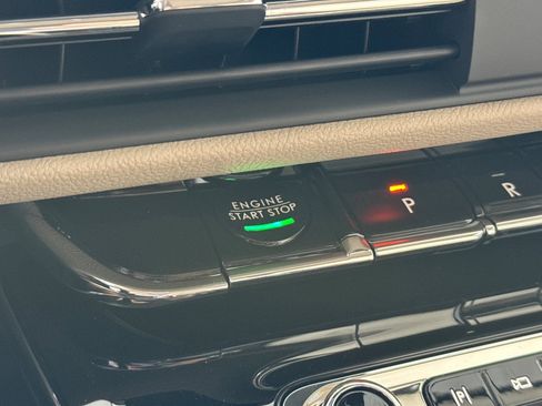 New 2025 Lincoln Corsair Reserve w/ Rear Removable Package Tray image 20