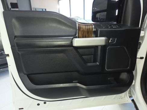 Used 2018 Ford F150 Lariat w/ Equipment Group 502A Luxury AWD/4WD image 17