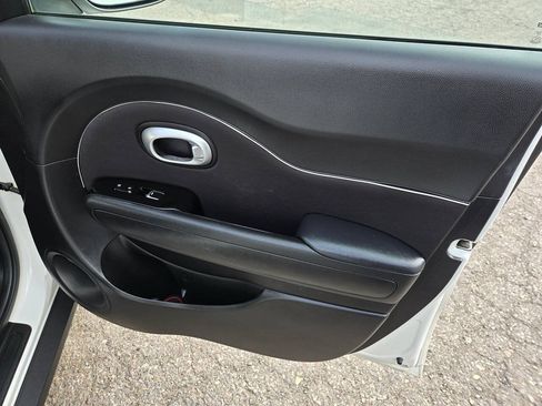 Used 2017 Kia Soul FWD image 33