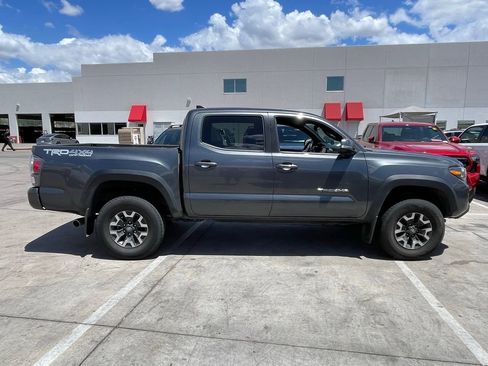 Used 2023 Toyota Tacoma TRD Off-Road w/ Technology Package AWD/4WD image 2