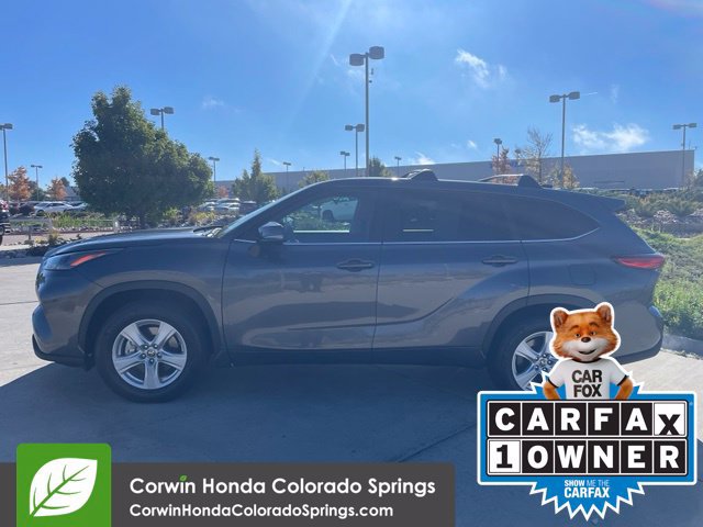 Used 2023 Toyota Highlander LE FWD image 5