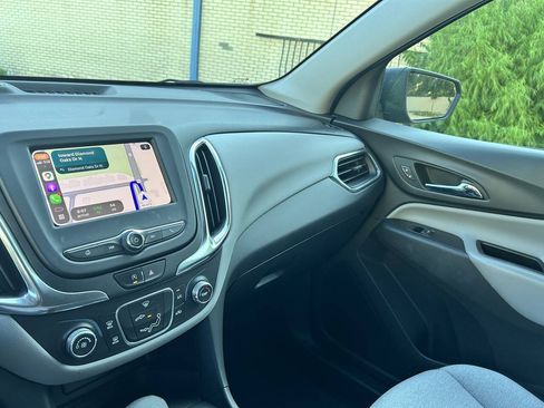 Used 2022 Chevrolet Equinox LS w/ LS Convenience Package FWD image 22