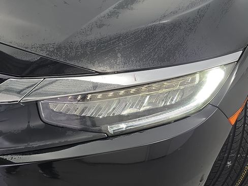 Used 2017 Honda Civic Touring image 31